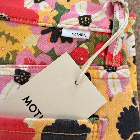 Mother denim Mid-Rise Smokin Double Flood Crop Flare Jeans in Flowers Al Fresco - Picture 9 of 11